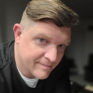 Meet your Posher, Alex